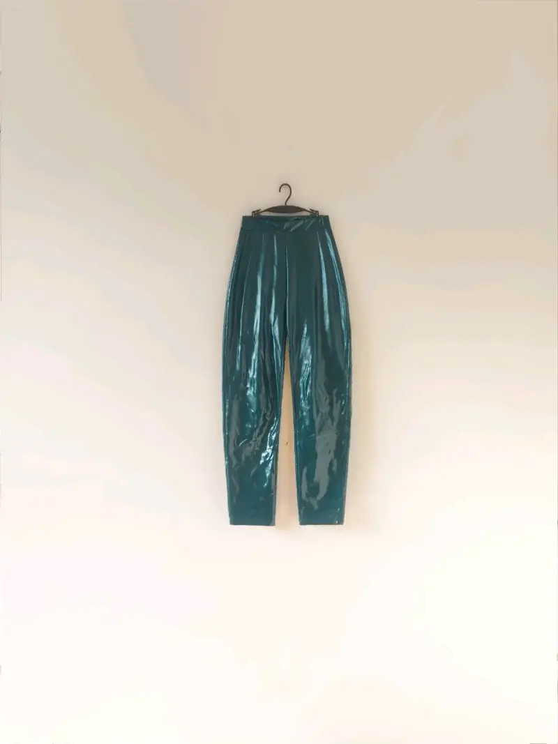 Pantalones efecto latex
