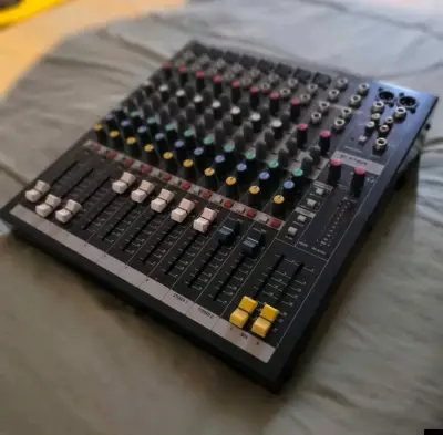 Mezcladora de Audio Soundcraft EPM 8 Canales - miniatura 1