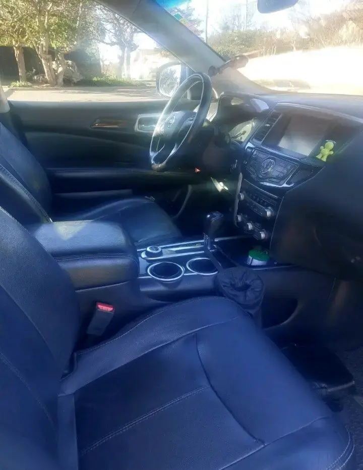 Camioneta SUV Nissan Pathfinder 4WD 2015 - 2