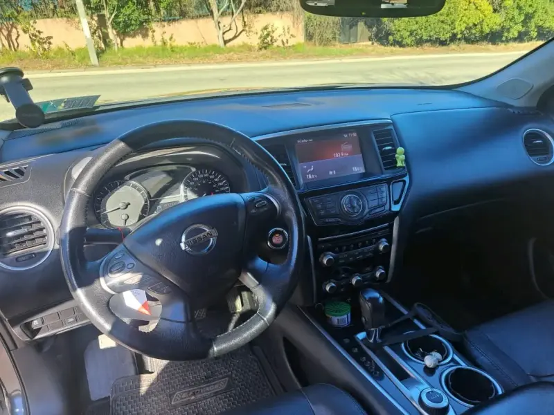 Camioneta SUV Nissan Pathfinder 4WD 2015 - 5