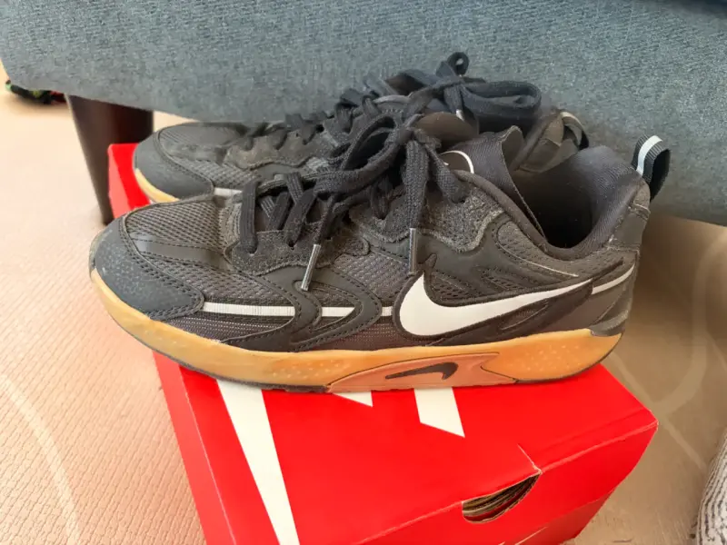 Zapatillas Nike JAM (M8.5 us- H7 us) - 2