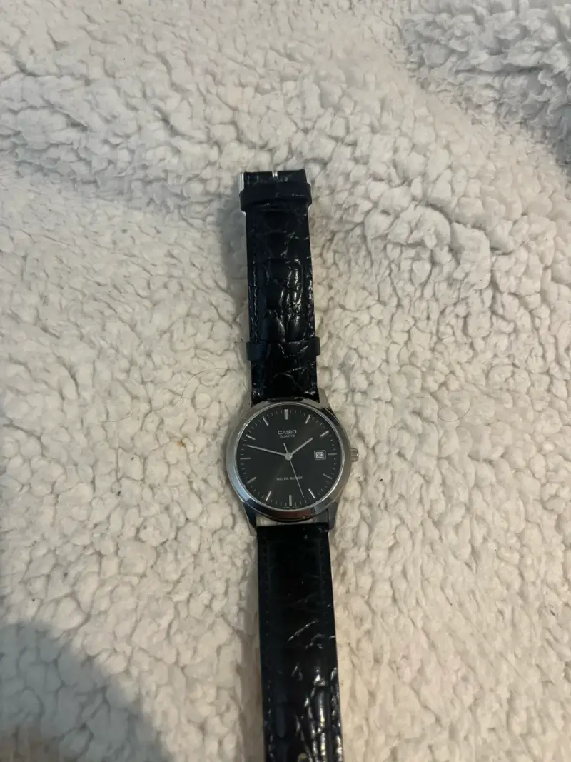 Reloj Casio Quartz Negro Resistente al Agua - 2