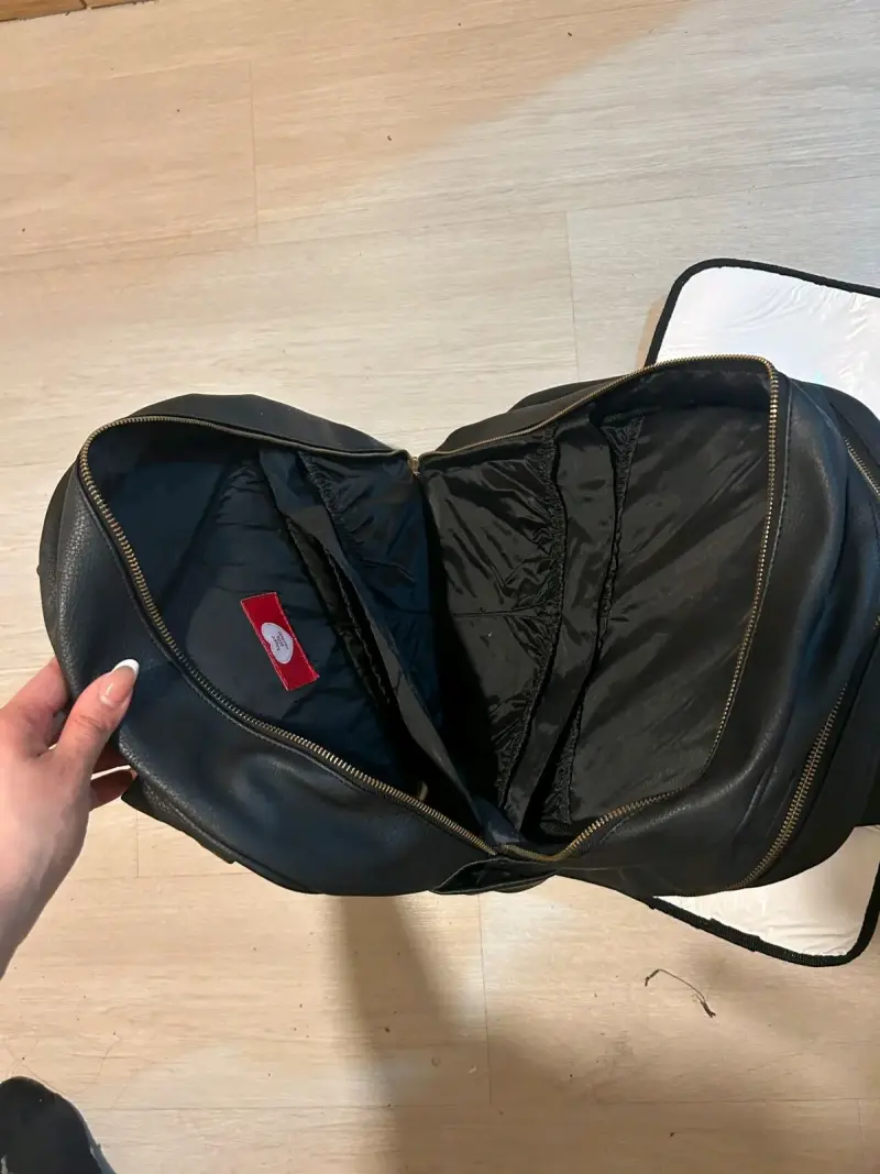 Bolso Pañalera 100%cuero - 5