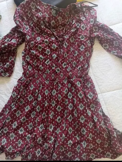 Vestido corto estampado burdeos Forever 21 - miniatura 1