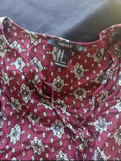 Vestido corto estampado burdeos Forever 21 - miniatura 2