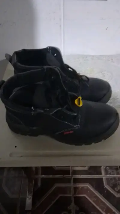 Botas de seguridad negras con protección - miniatura 2