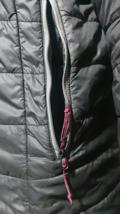 Chaqueta acolchada negra con capucha Decathlon - miniatura 2