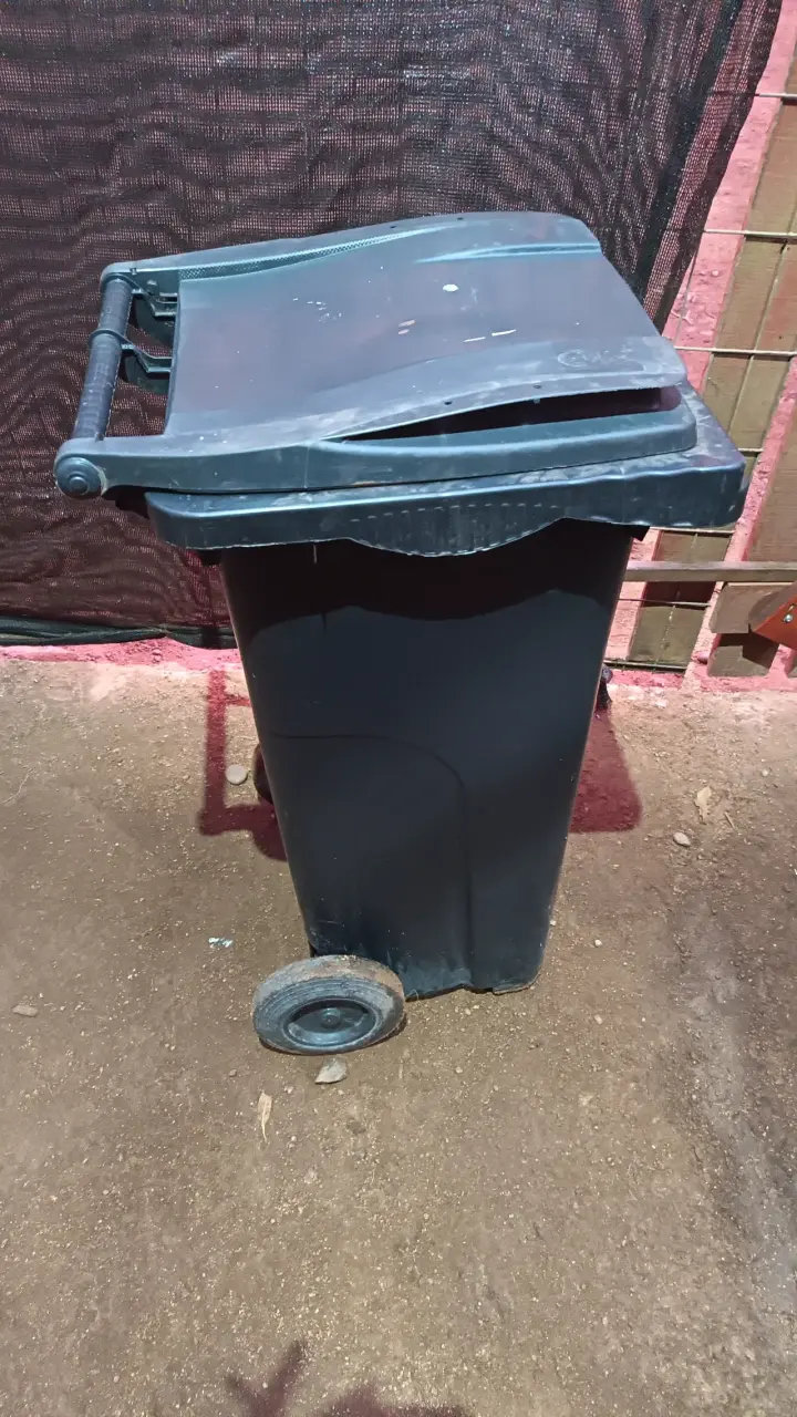 Contenedor de Basura 120L con Ruedas - 3