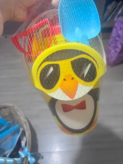 Set de juguetes de playa para niños con diseño de pingüino - miniatura 1