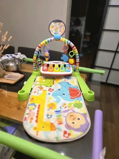 Gimnasio Fisher Price bebé con piano musical - miniatura 2