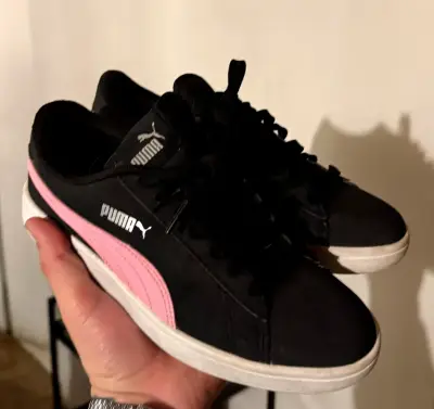 Zapatillas deportivas negras y rosadas Puma - miniatura 1