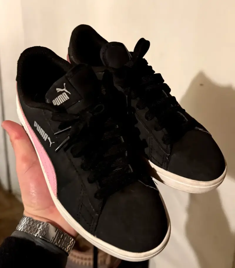 Zapatillas deportivas negras y rosadas Puma - 4