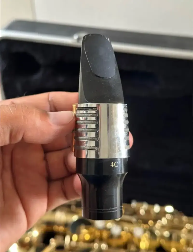 Saxofón Tenor con estuche y boquilla 4C - 3