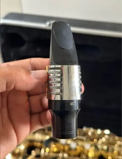 Saxofón Tenor con estuche y boquilla 4C - miniatura 3