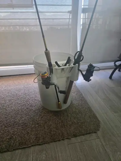 Soporte caña de pescar para balde - miniatura 6