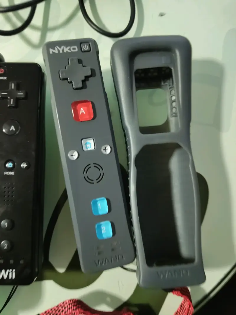 Consola Nintendo Wii con accesorios y controles - 4