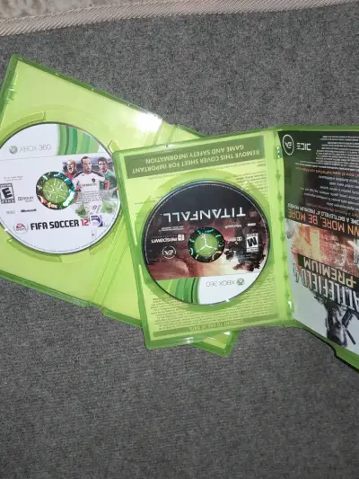 Pack Juegos Xbox 360 FIFA Soccer 12 y Titanfall - miniatura 1