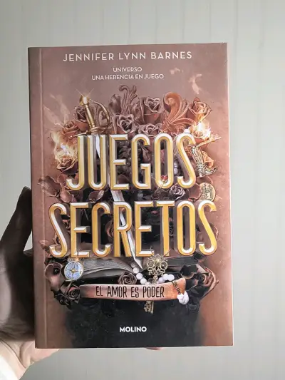 Libro 'Juegos Secretos' de Jennifer Lynn Barnes - miniatura 1