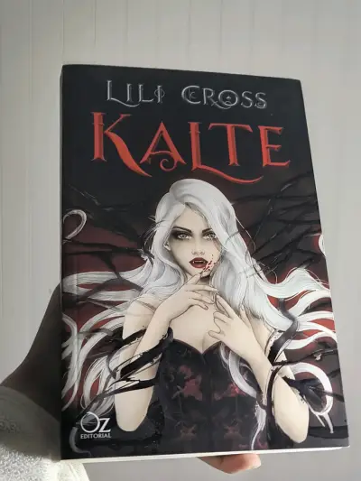 Libro 'Kalte' de Lili Cross en buen estado - miniatura 1