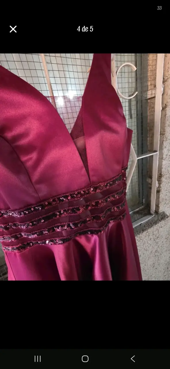 Vestido de fiesta rojo con escote en V - 3