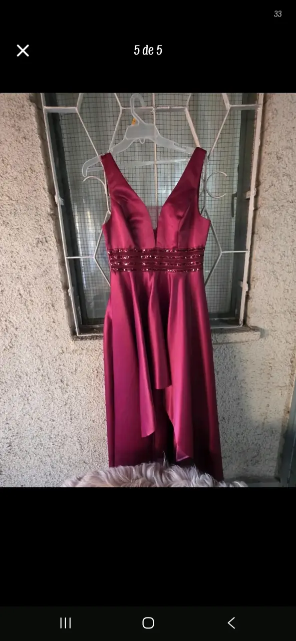 Vestido de fiesta rojo con escote en V - 4