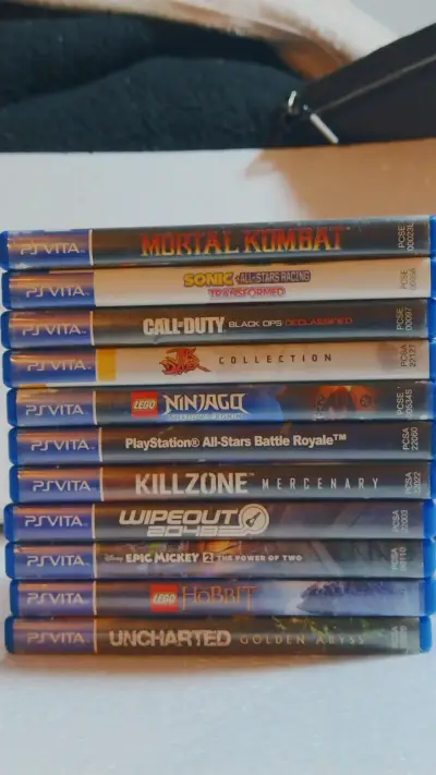 Lote de 11 juegos PS Vita variados - miniatura 1
