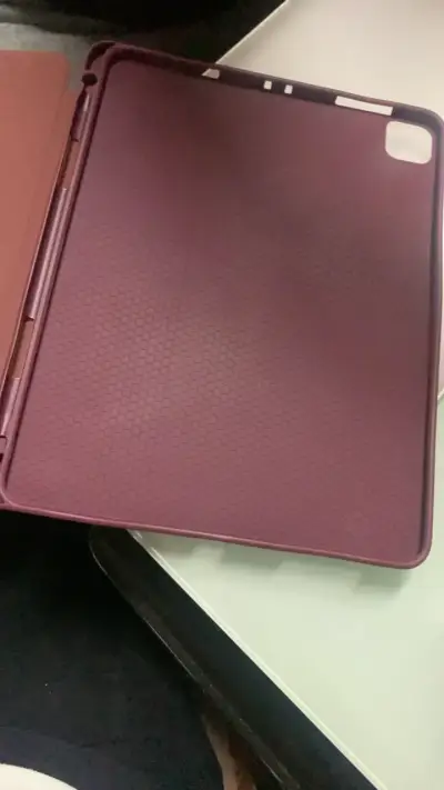 Funda protectora morada para tablet - miniatura 2