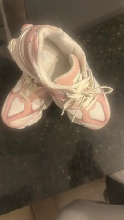 Zapatillas deportivas rosadas para mujer - miniatura 1
