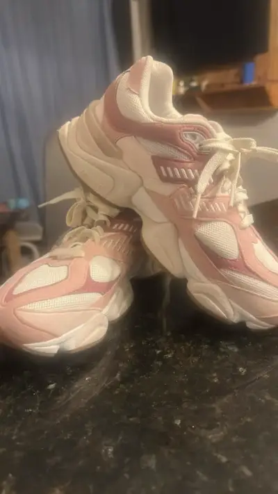 Zapatillas deportivas rosadas para mujer - miniatura 3