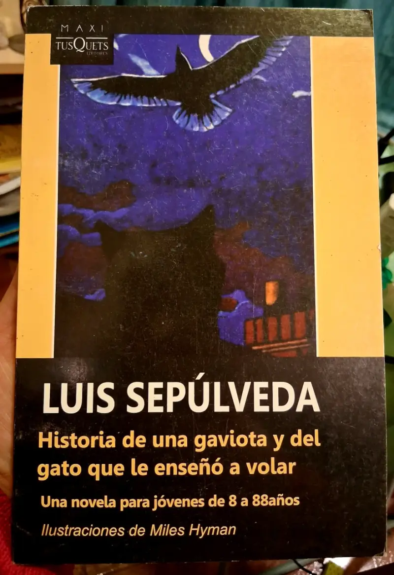 Libro Historia de una Gaviota y del Gato que le Enseñó a Volar