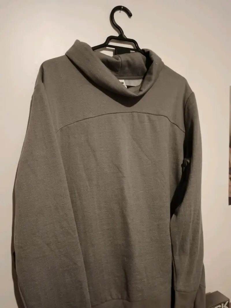 Polerón gris Avia talla XL - 1