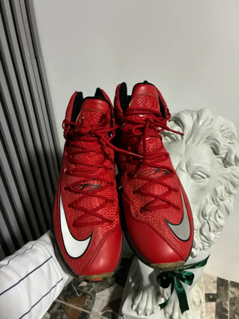 Zapatillas deportivas rojas Nike con logo - 2