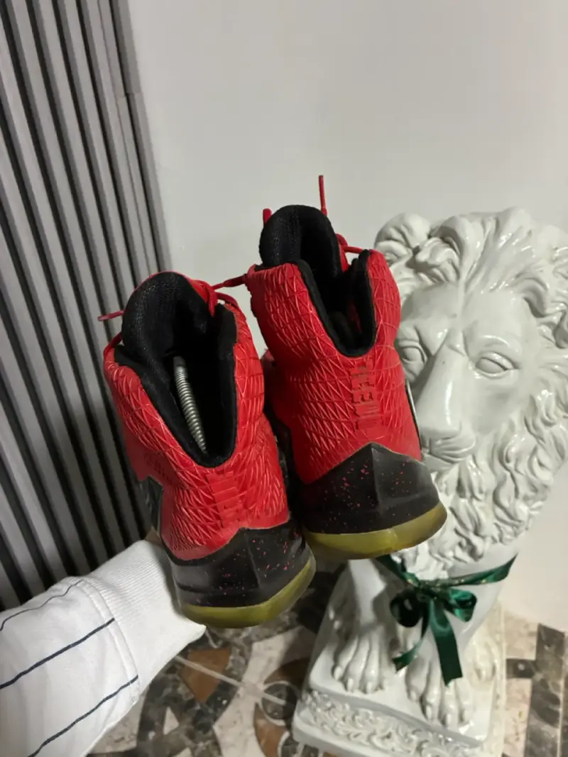 Zapatillas deportivas rojas Nike con logo - 4