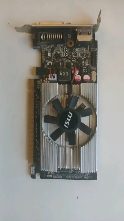 Tarjeta gráfica MSI Nvidia GeForce 210 - miniatura 1