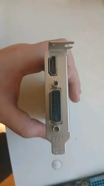 Tarjeta gráfica MSI Nvidia GeForce 210 - miniatura 3