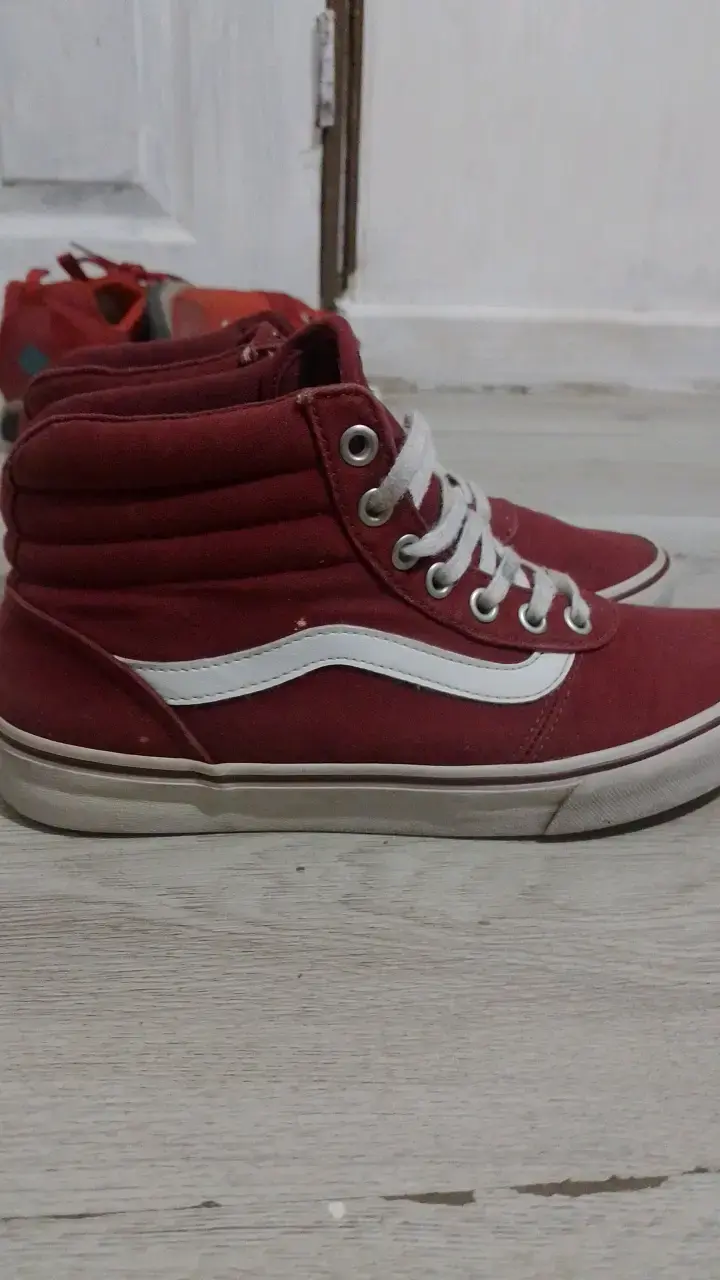 Zapatillas Vans rojas de caña alta - 2