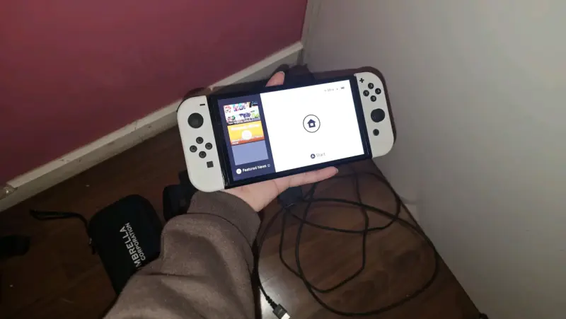 Nintendo Switch OLED con accesorios - 3