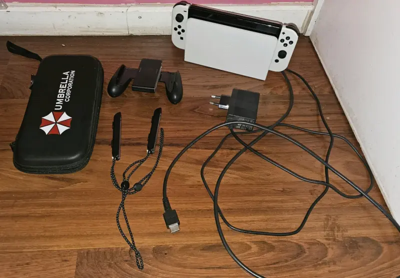 Nintendo Switch OLED con accesorios - 4