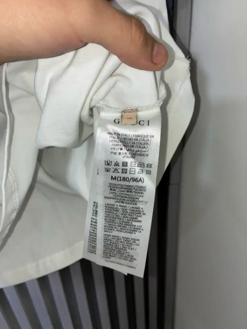 Polera Gucci blanca con detalles azul marino - 2