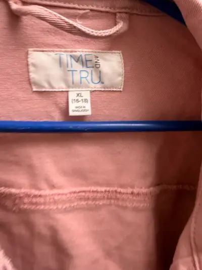 Chaqueta de mezclilla rosa Time and Tru para mujer - miniatura 2