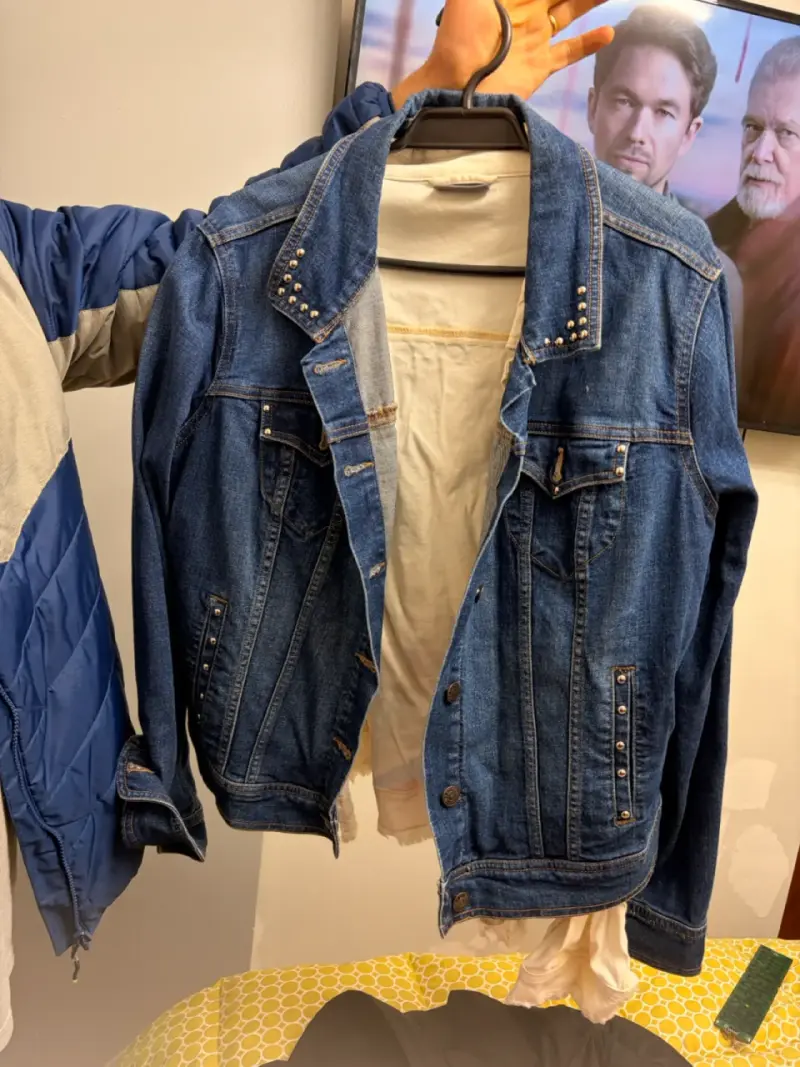 Chaqueta de mezclilla con diseño de Mickey Mouse - 1