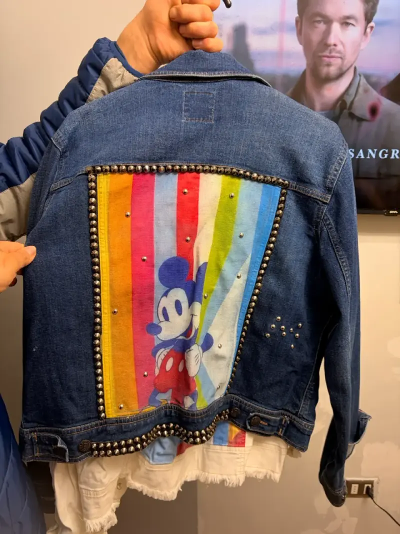 Chaqueta de mezclilla con diseño de Mickey Mouse - 2