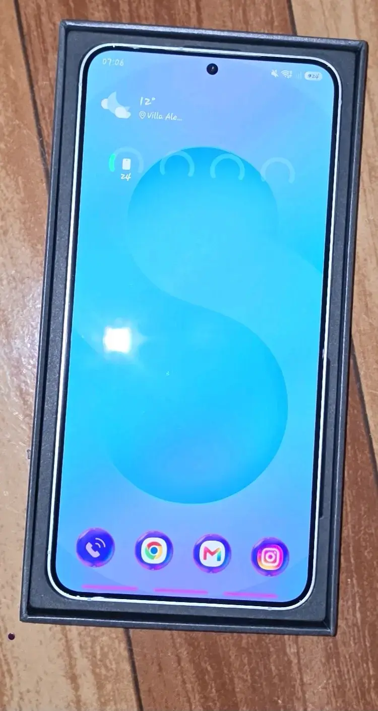 Smartphone Samsung Galaxy S25+ con caja - 5