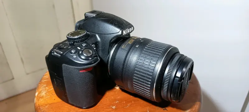 Cámara Réflex Nikon D3100 con Lentes y Bolso - 3