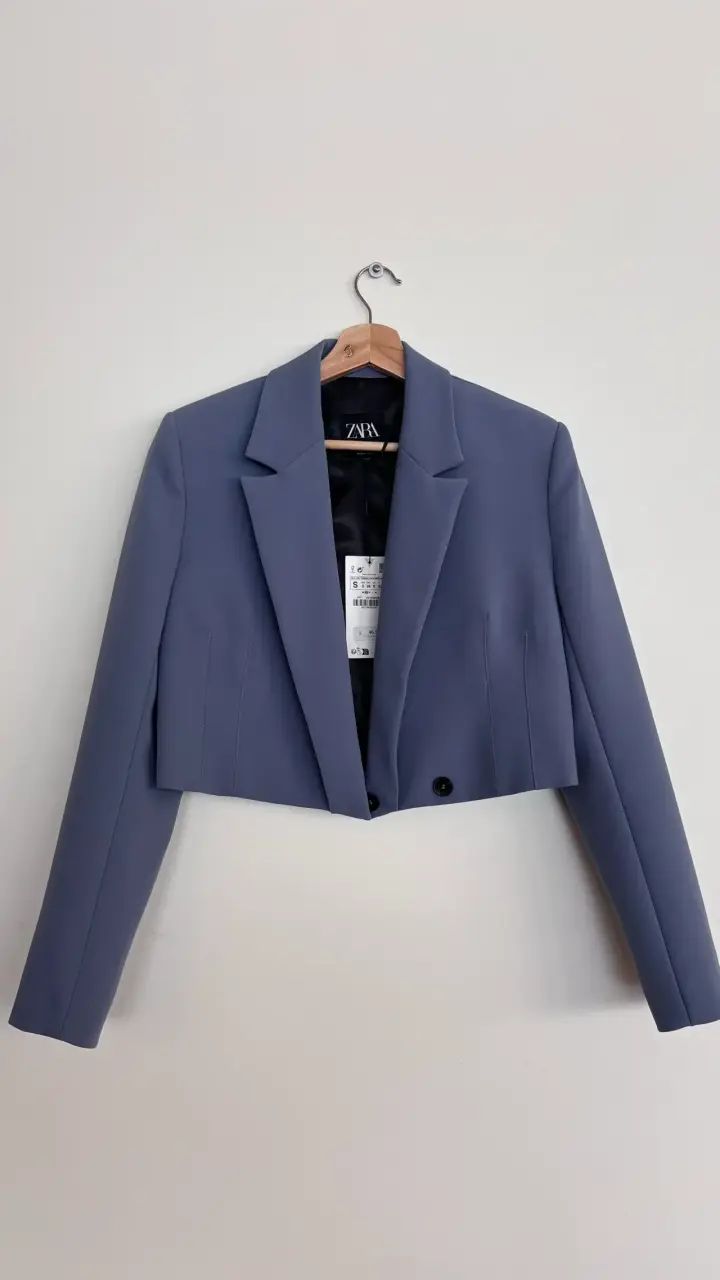 Blazer cropped azul pizarra Zara para mujer nuevo - 1