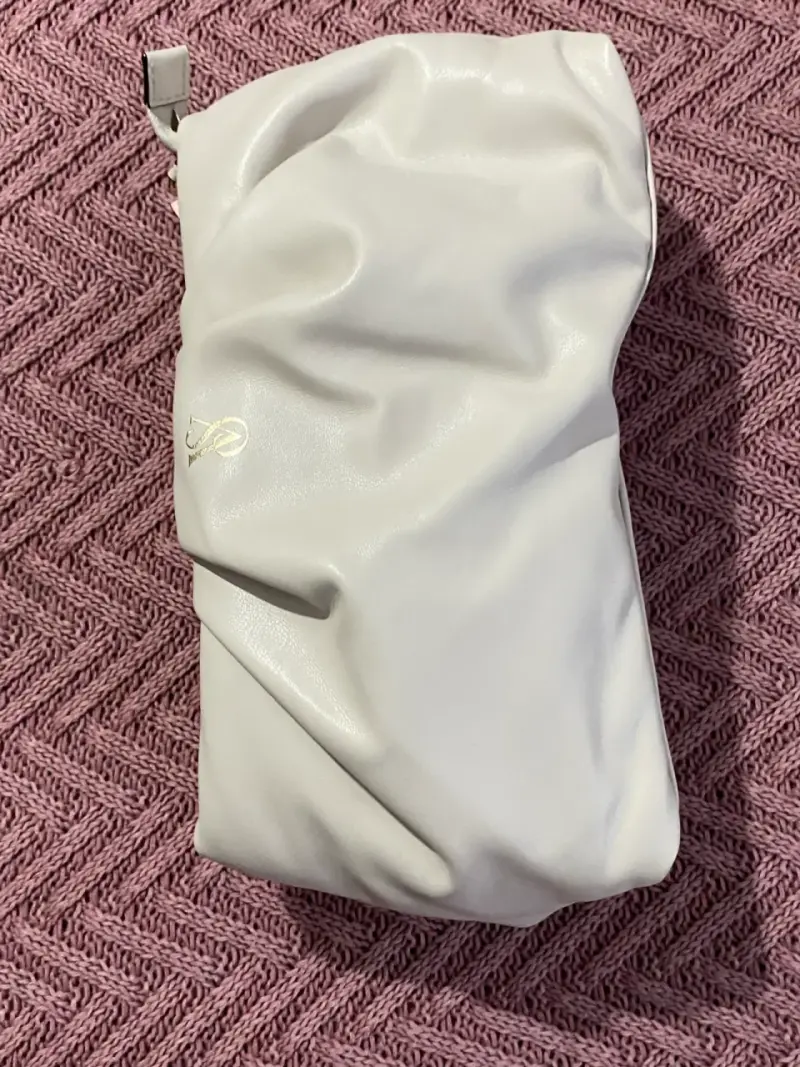 Estuche de mano blanco Victoria's Secret elegante - 4