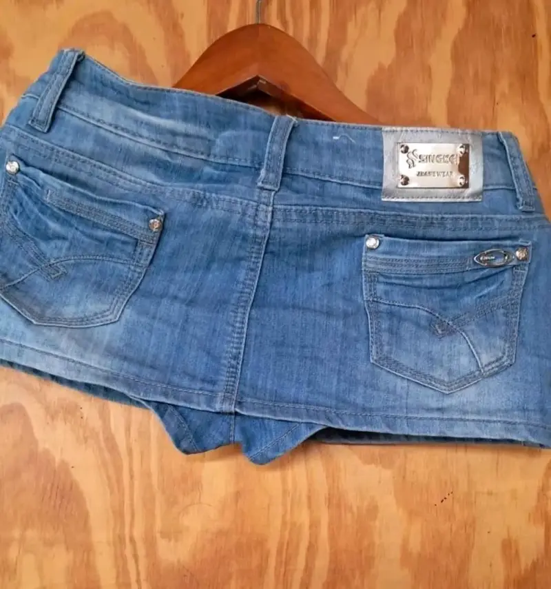 Mini-mini falda de mezclilla azul para mujer - 2