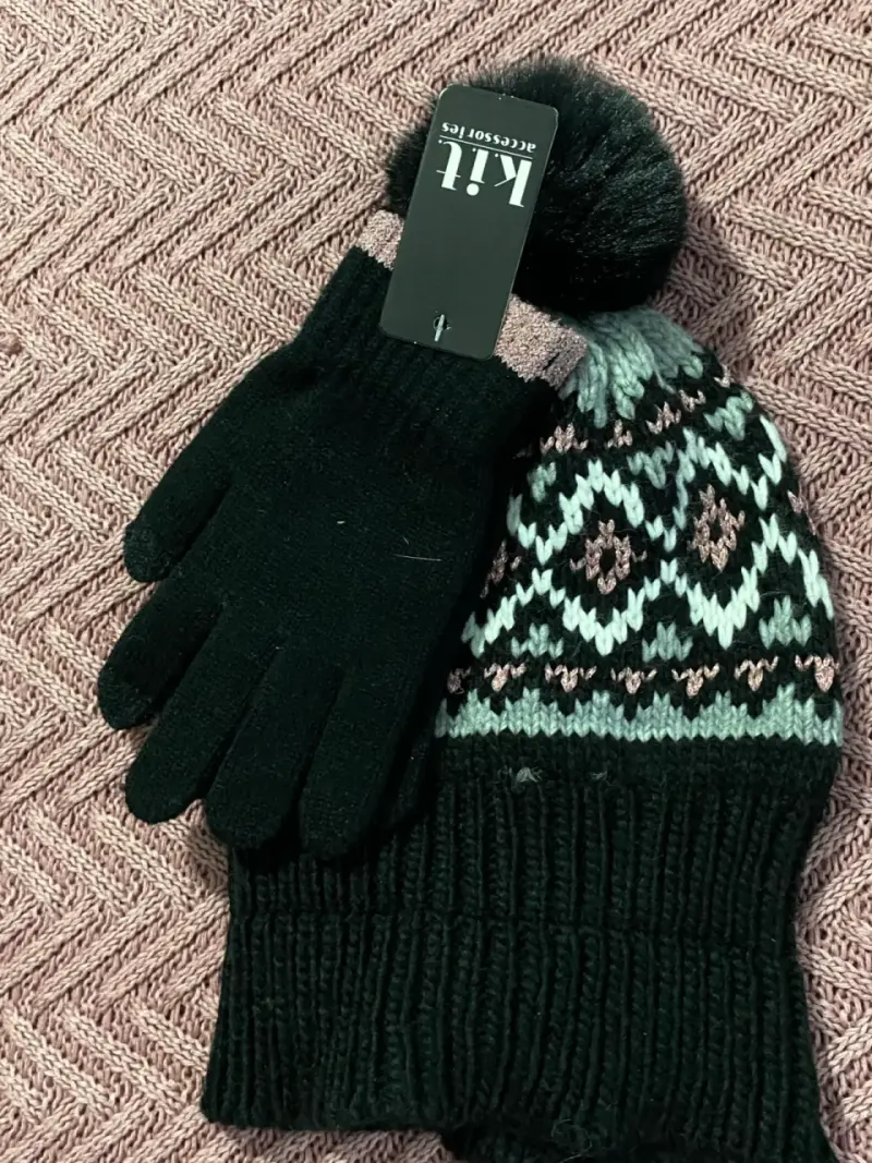Set de gorro y guantes tejidos Kll - 3