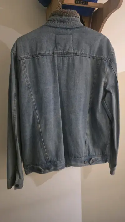 Chaqueta de mezclilla con forro de borrego - miniatura 2