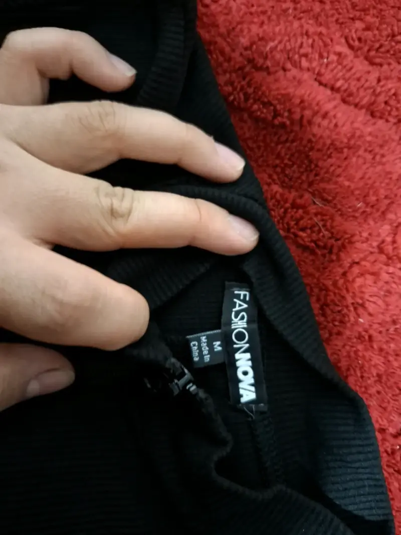 Vestido negro ajustado Fashion Nova con cierre - 2